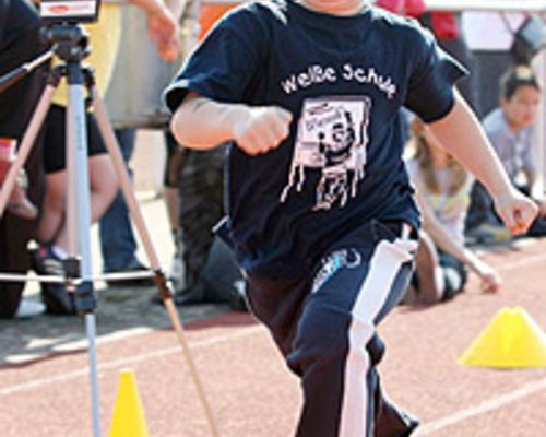 »Schnellste Grundschüler« rennen um die Wette - LAZ und Leichtathletik-Sportkreis hatten erneut Sprint-Wettbewerb organisiert - Ehrenamtliche Kampfrichter gesucht