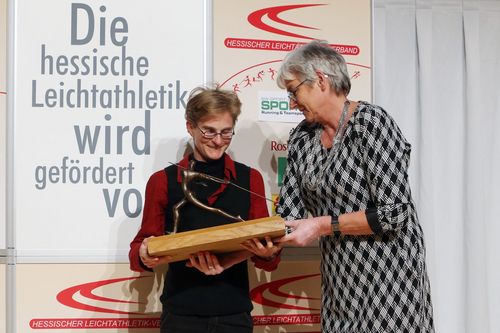 Ausgezeichnet: Nele Alder-Baerens ist Preisträgerin des HLV-Preises 2019