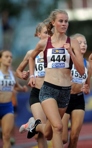 Xenia Stolz springt 6,18 Meter - Bestzeit für Anna Schösser 