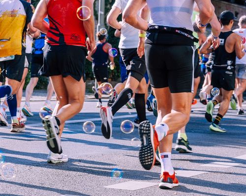 Startschuss für Halbmarathon und Bahngehen