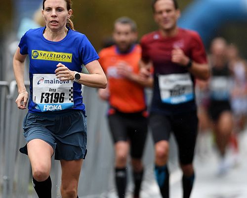 Anna Starostzik und Jannik Ernst gewinnen HM Marathon in Frankfurt