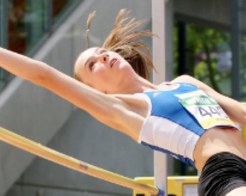U16-DM Block: Jenna Fee Feyerabend überspringt 1,80 Meter - Wurf dreimal auf dem Podest