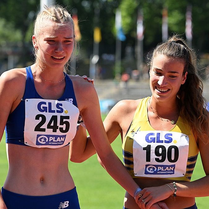 Sophia Volkmer (TV Wetzlar/li) und Lara Tortell (Athletics Team Karben), 800 m