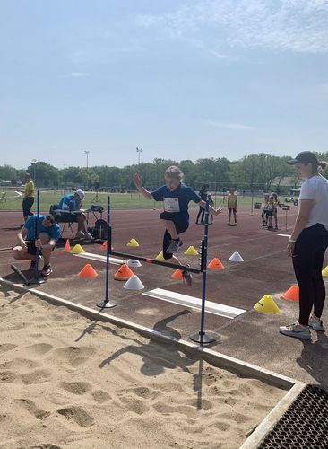 Mit Sonnenbrand und guter Laune: 25 neue C-Trainer Kinderleichtathletik im HLV