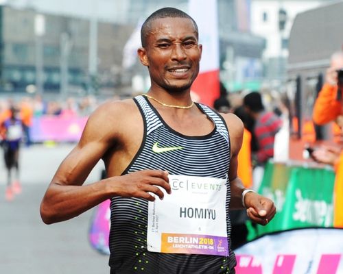 Homiyu Tesfaye setzt auf die 5.000 und 10.000 Meter - und auf Coach Wolfgang Heinig