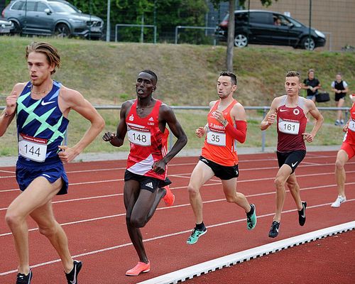 Top-Zeiten beim Königsteiner Burgmeeting über 1500 Meter - Christoph Schrick glänzt mit Hessenrekord in der U18