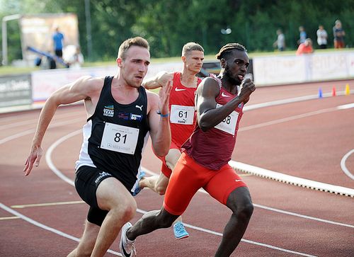Luzolo siegt in Weinheim, Puglisi stellt Bestmarke ein, Koletzko dominiert die U18 und Grimm gefällt mit starker Hürdenzeit