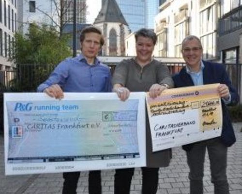Frankfurt Marathon spendet 27.666 Euro an den Caritasverband