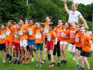 Gelungene Premiere eines "16 x 50 Meter - Staffelwettbewerbs" für Grundschüler der dritten und vierten Klassen in Gießen