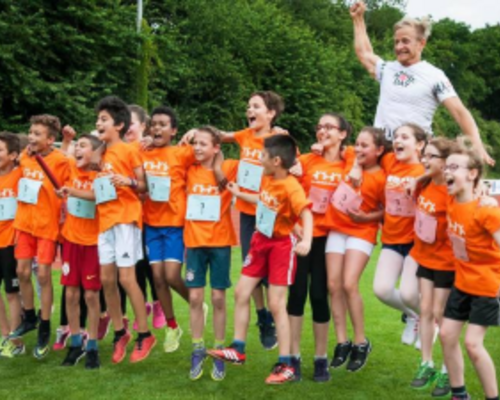 Gelungene Premiere eines "16 x 50 Meter - Staffelwettbewerbs" für Grundschüler der dritten und vierten Klassen in Gießen