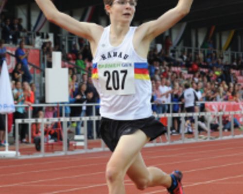 DM U16: Sasha Müller siegt mit Landesrekord, Janis Hammel zweimal auf dem Treppchen
