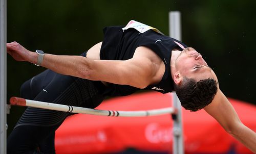 Dennis Hutterer holt sich Gesamtsieg beim "Deich-Meeting" - Vanessa Grimm Dritte bei den Frauen. Jannis Wolf beendet den Wettkampf als Vierter knapp vor seinem Trainingspartner Andres Bechmann. 