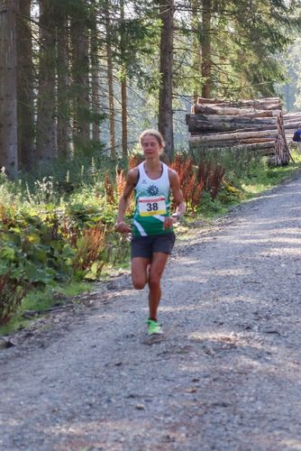 Nina Engelhard und Kilian Schreiner holen sich Berglauf-Titel
