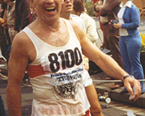 Marathon in Frankfurt: Helmut Hof schlägt die Brücke von 1948 bis 2010