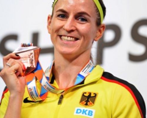 Claudia Salman-Rath springt mit 6,94 Meter zu EM-Bronze - Lisa Mayer Fünfte über 60 Meter