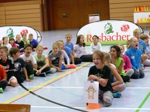 Rosbacher Leichtathletik-Aktionstage: Lisa Mayer und Marc Reuther begeistern rund 400 Kinder