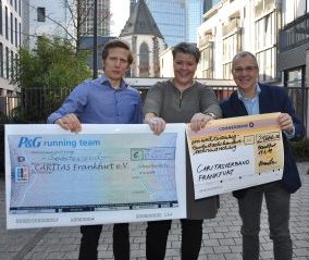 Frankfurt Marathon spendet 27.666 Euro an den Caritasverband